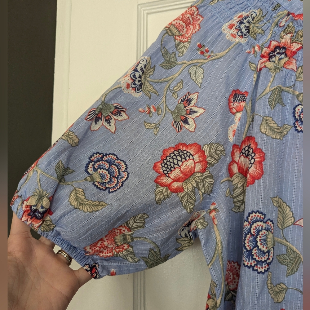 LOFT Floral Smocked Button Top, Sz. MEDIUM - Picture 7 of 9